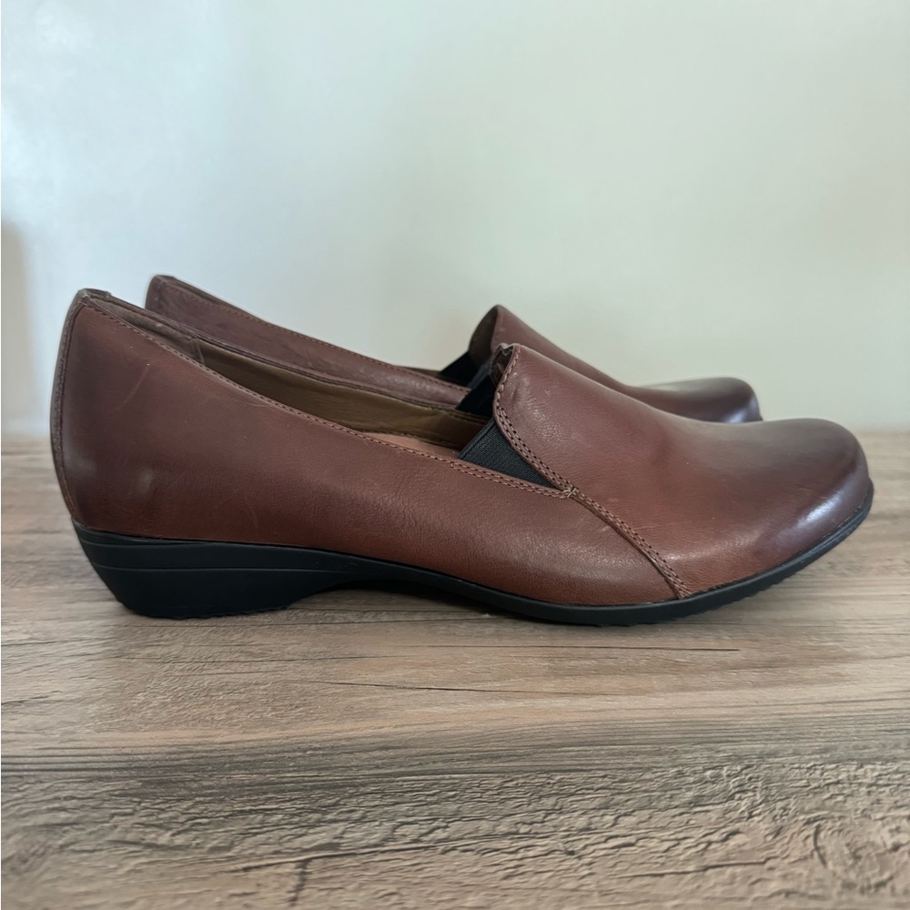 NWOT woman’s Dansko Farah Loafer Sz41